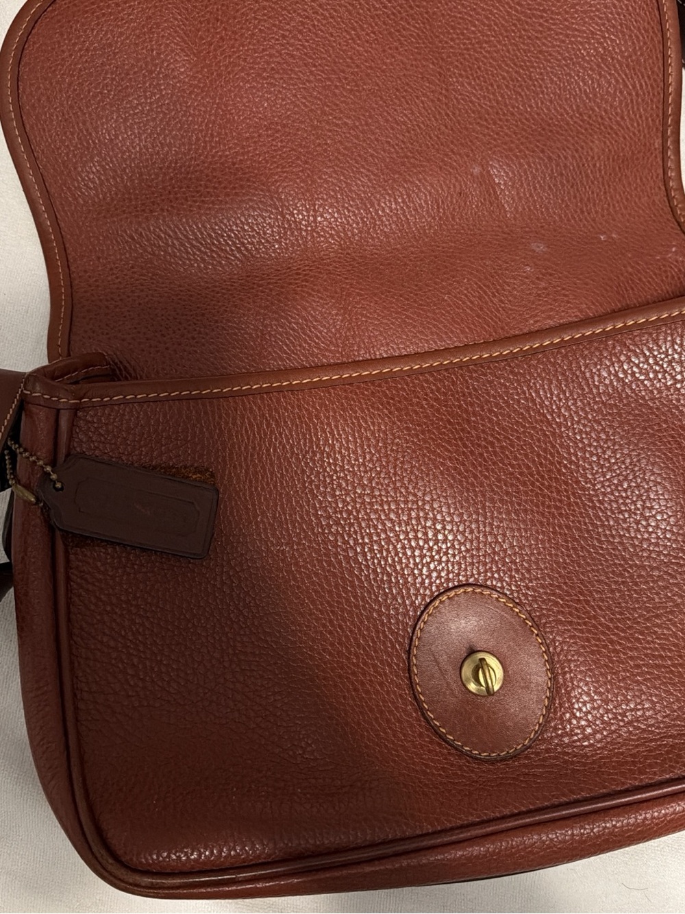 Leather Messenger Bag in Brown